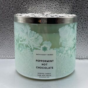 Bath & Body Works Peppermint Hot Chocolate 3 Wick Candle
